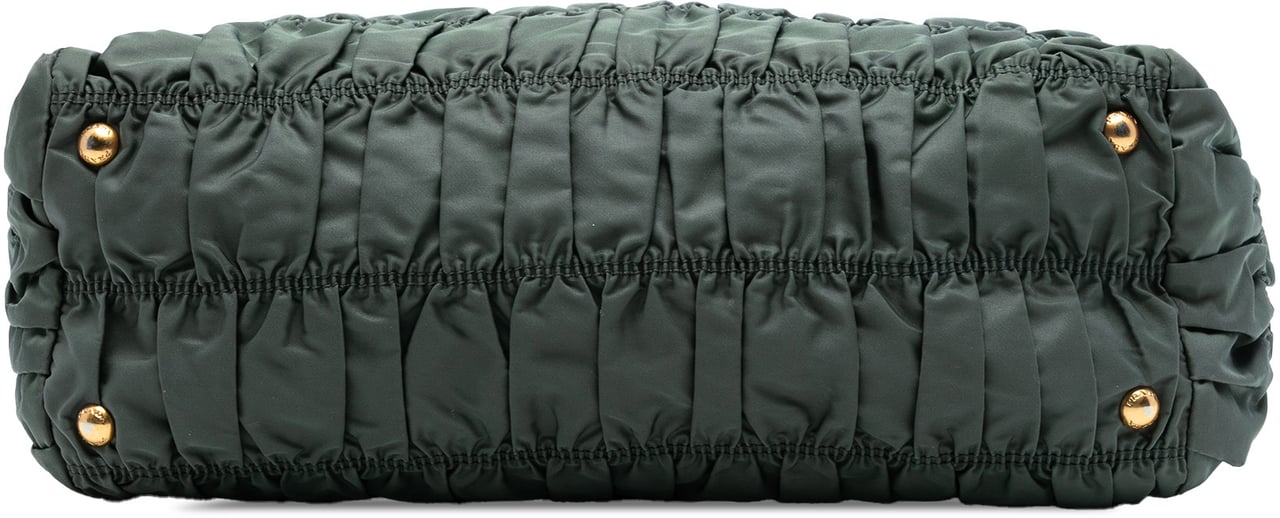 Prada Tessuto Gaufre Tote Groen