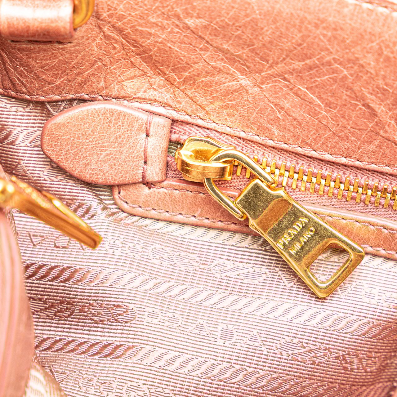Prada Vitello Shine Satchel Roze