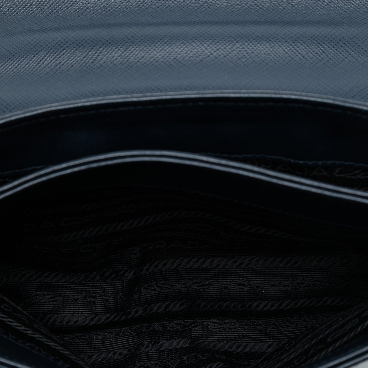 Prada Saffiano and City Calf Chain Crossbody Blauw