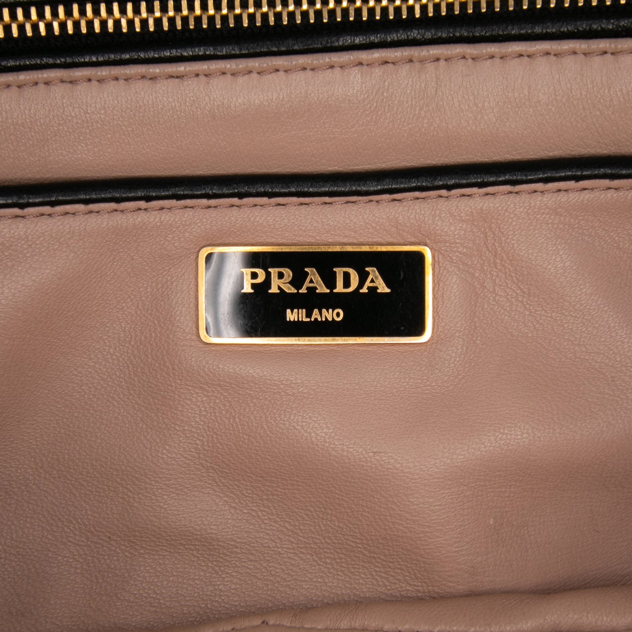Prada Vernice Gaufre Resin Chain Shoulder Bag Zwart