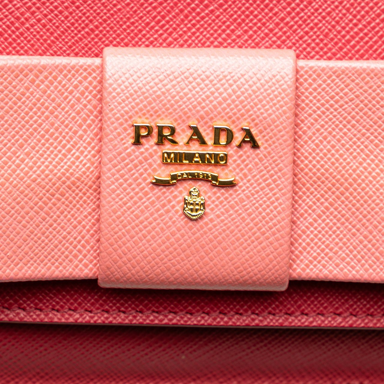 Prada Saffiano Lux Bow Wallet On Strap Roze