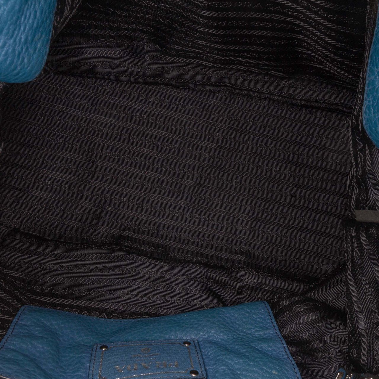 Prada Vitello Daino Shoulder Bag Blauw