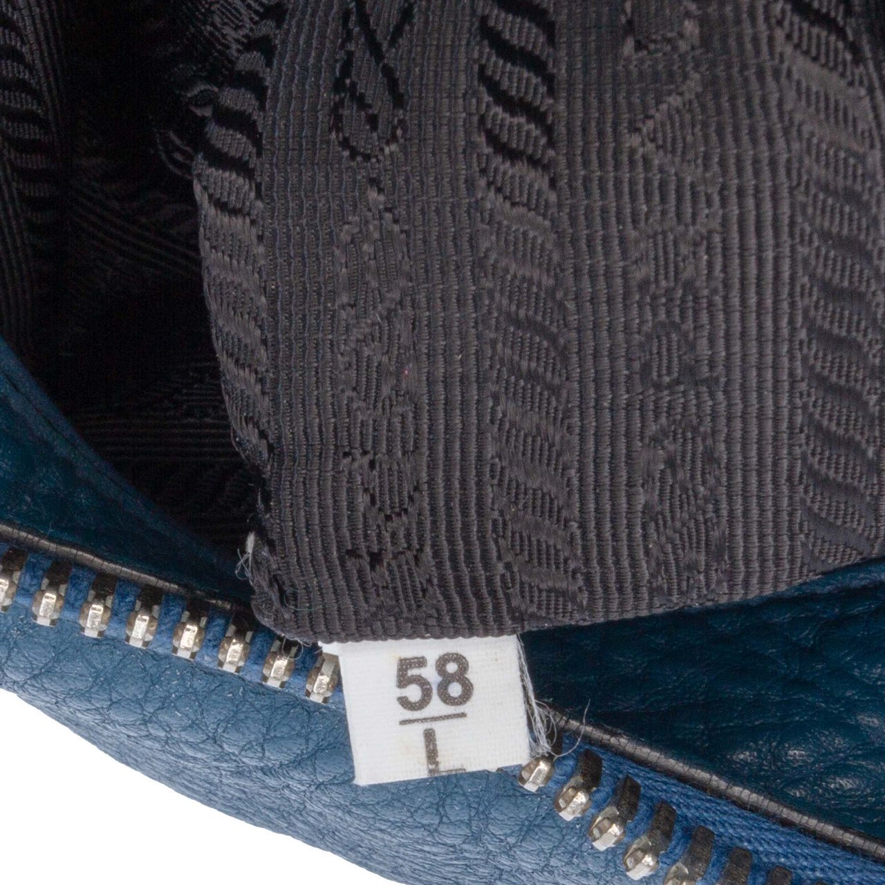 Prada Vitello Daino Shoulder Bag Blauw