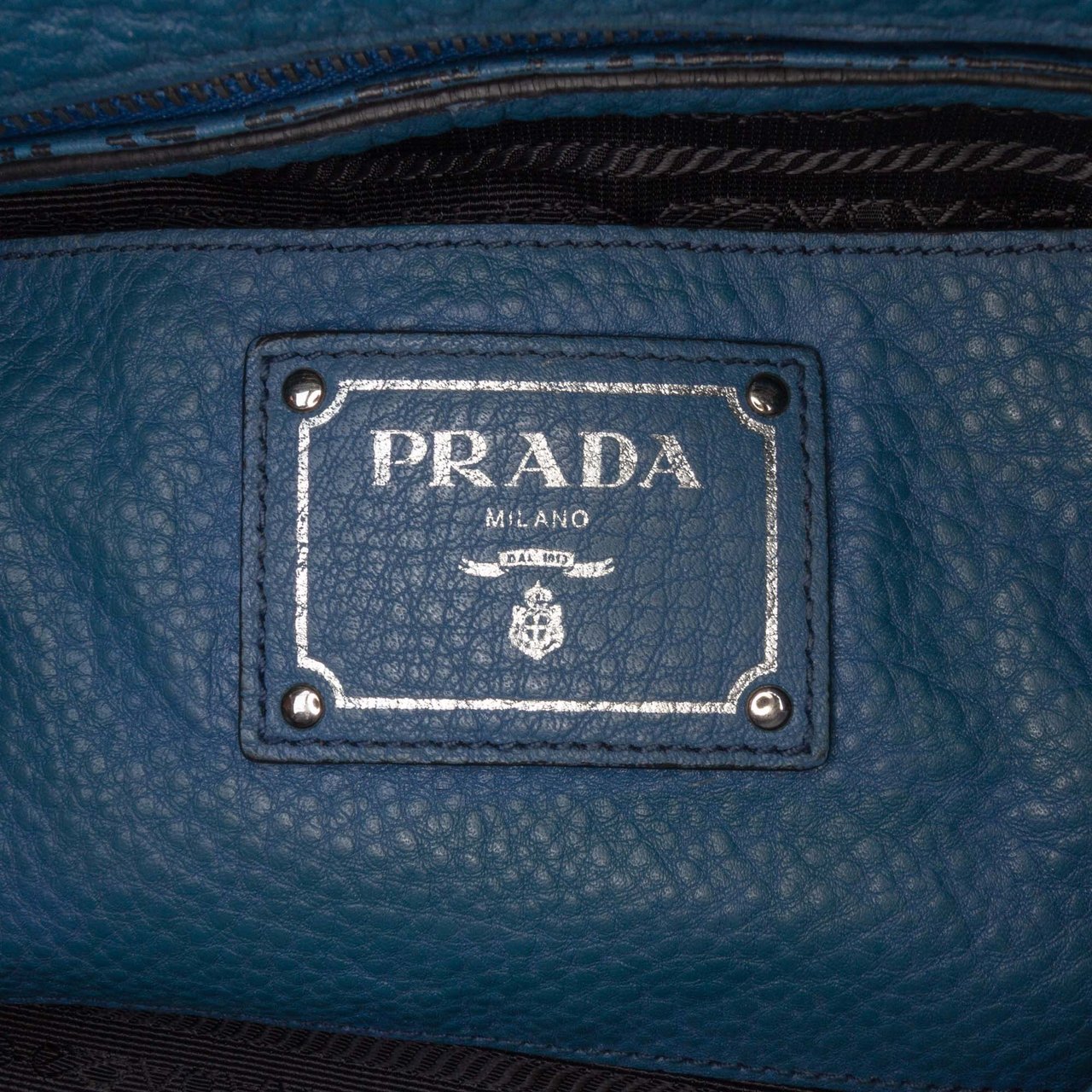 Prada Vitello Daino Shoulder Bag Blauw