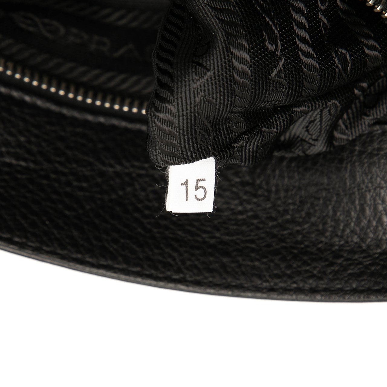 Prada Vitello Daino Pushlock Flap Zwart