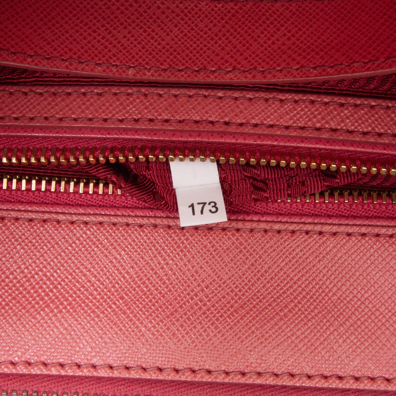 Prada Small Saffiano Lux Galleria Double Zip Satchel Roze