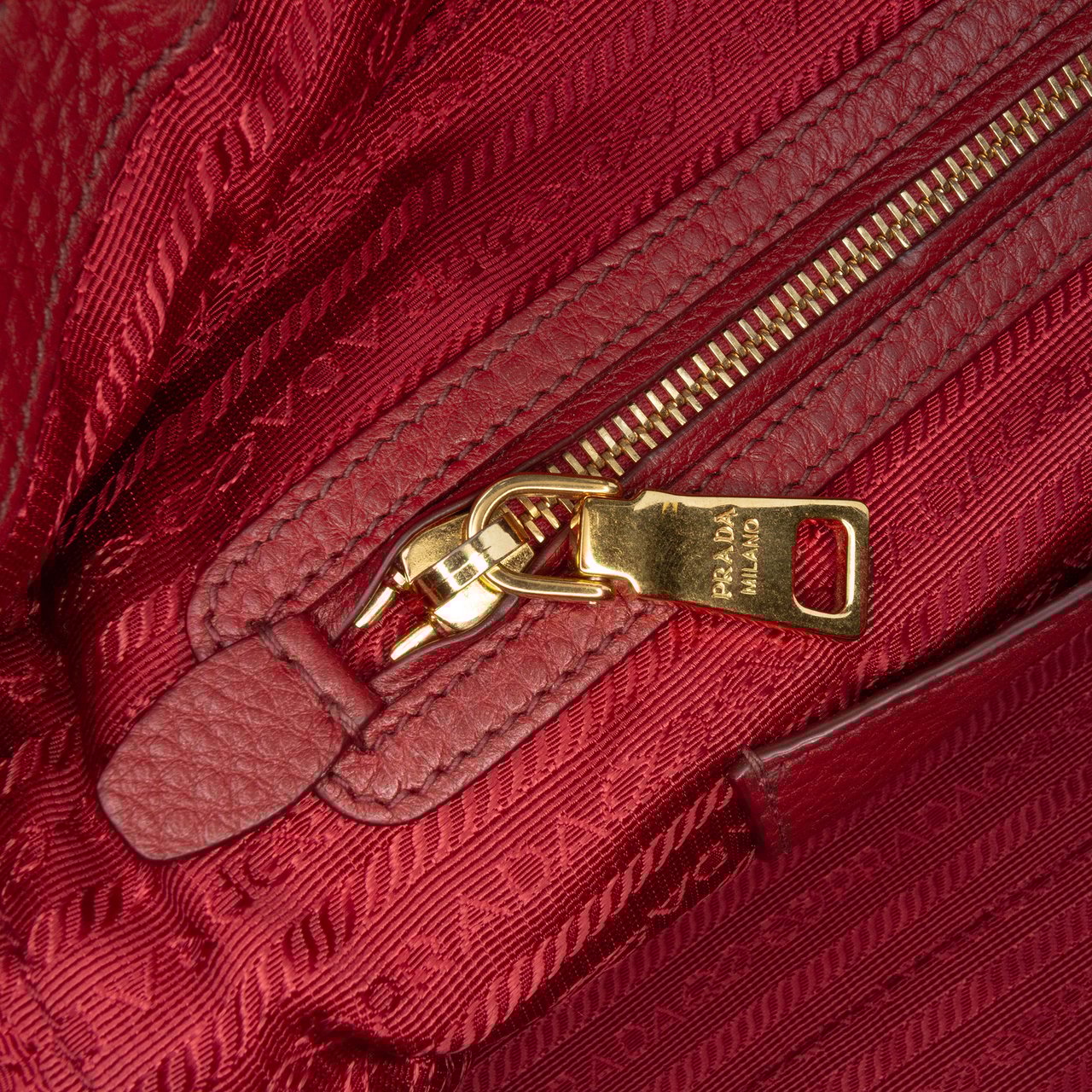 Prada Vitello Daino Bauletto Rood