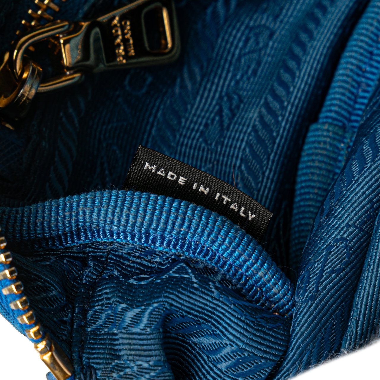 Prada Tessuto Pouch Blauw