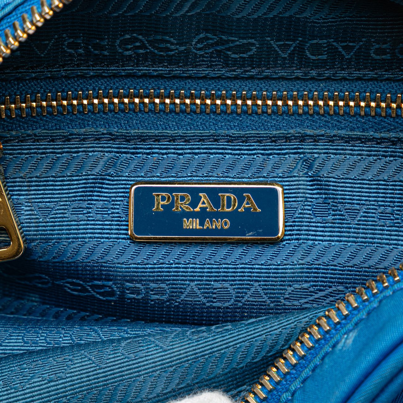 Prada Tessuto Pouch Blauw
