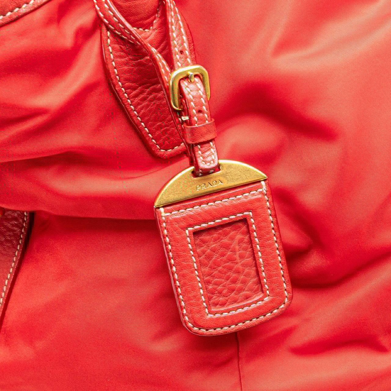 Prada Vitello Daino Trimmed Tessuto Satchel Rood