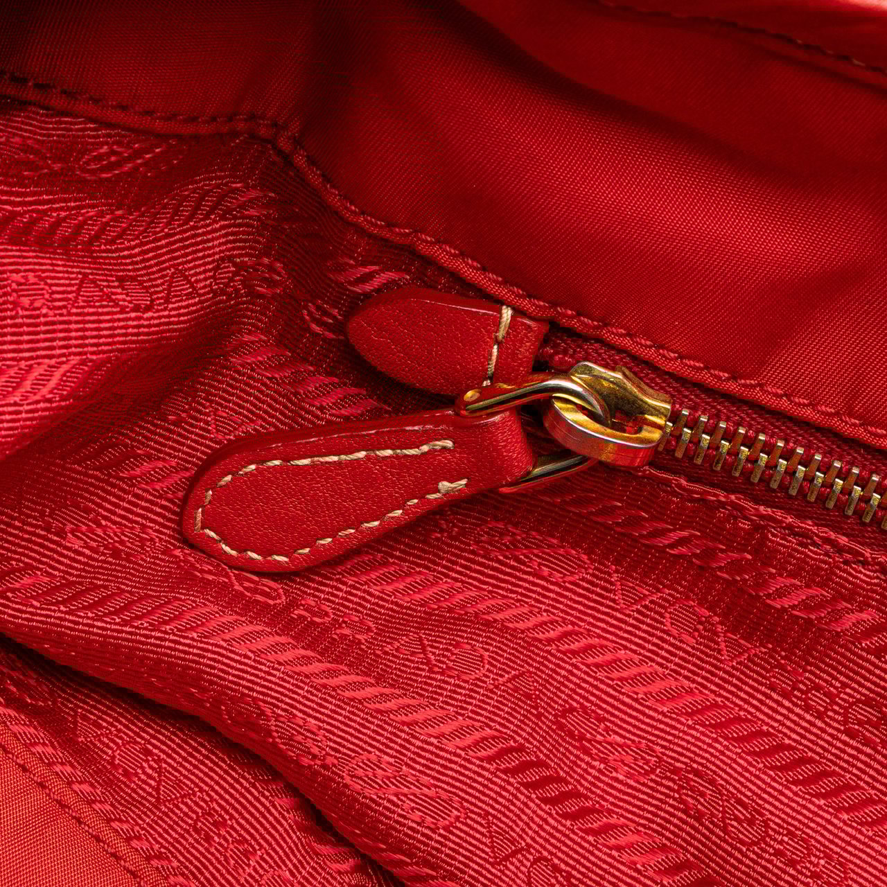 Prada Vitello Daino Trimmed Tessuto Satchel Rood