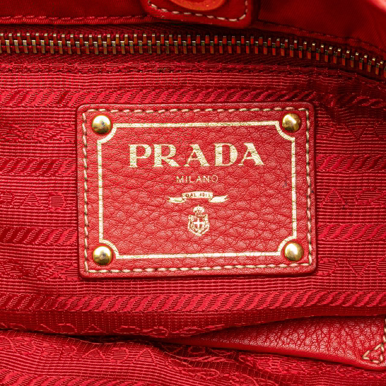 Prada Vitello Daino Trimmed Tessuto Satchel Rood