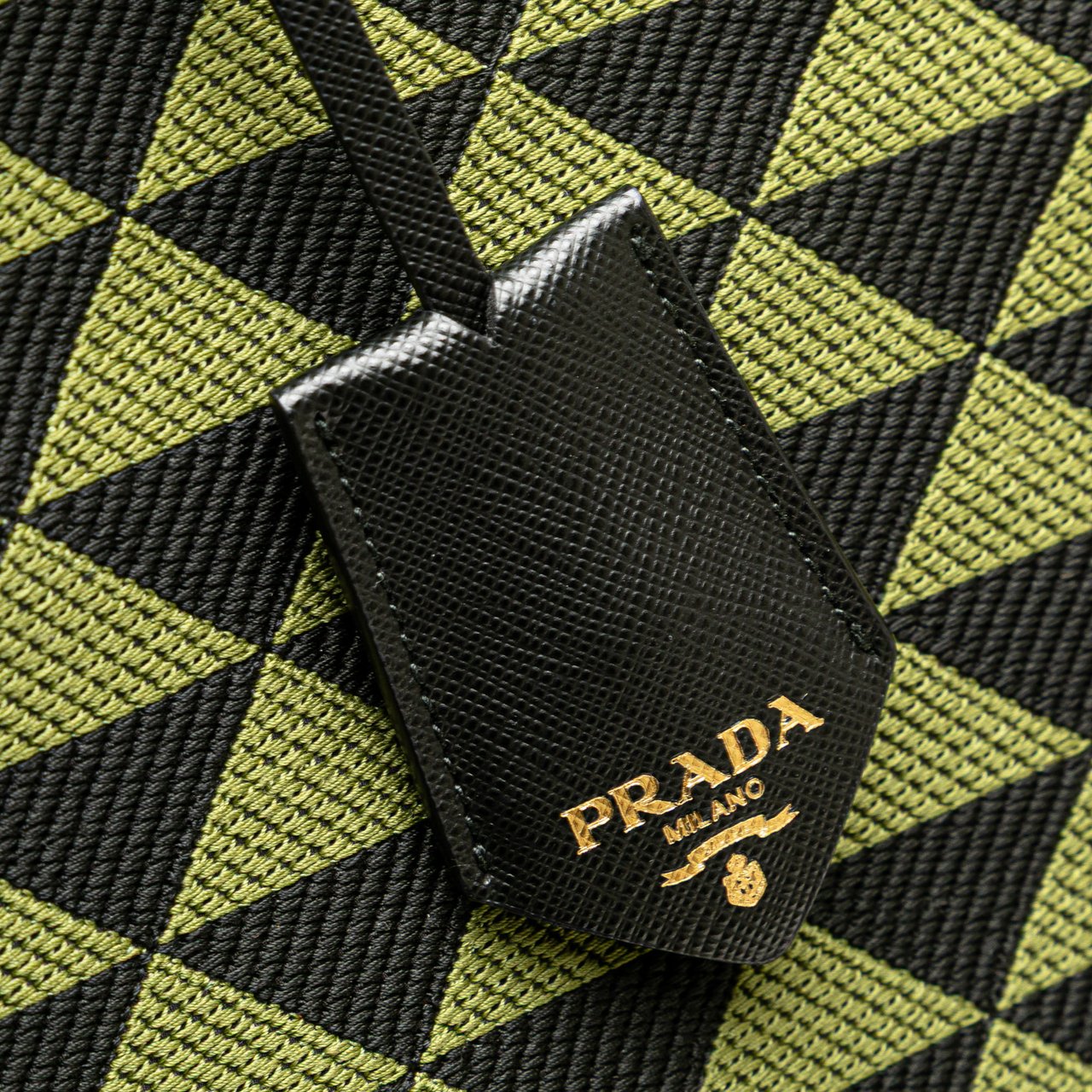 Prada Jacquard Triangolo Symbole Shopping Tote Groen