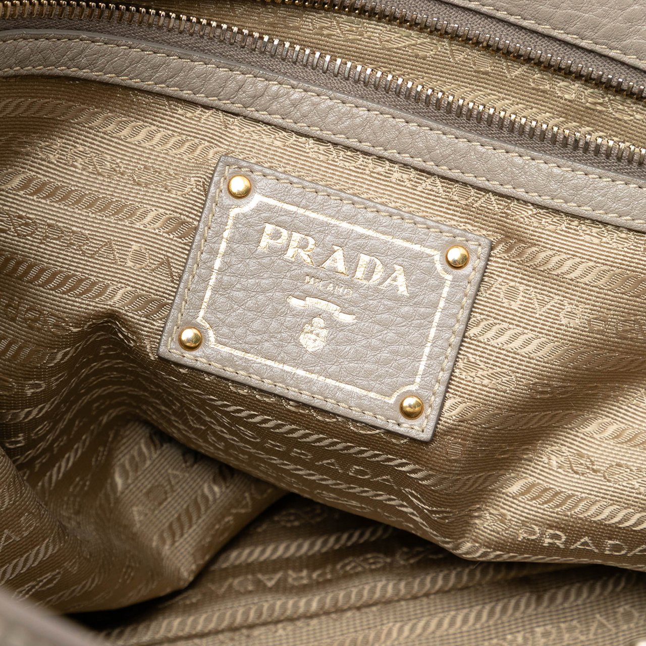 Prada Vitello Daino Open Convertible Tote Grijs