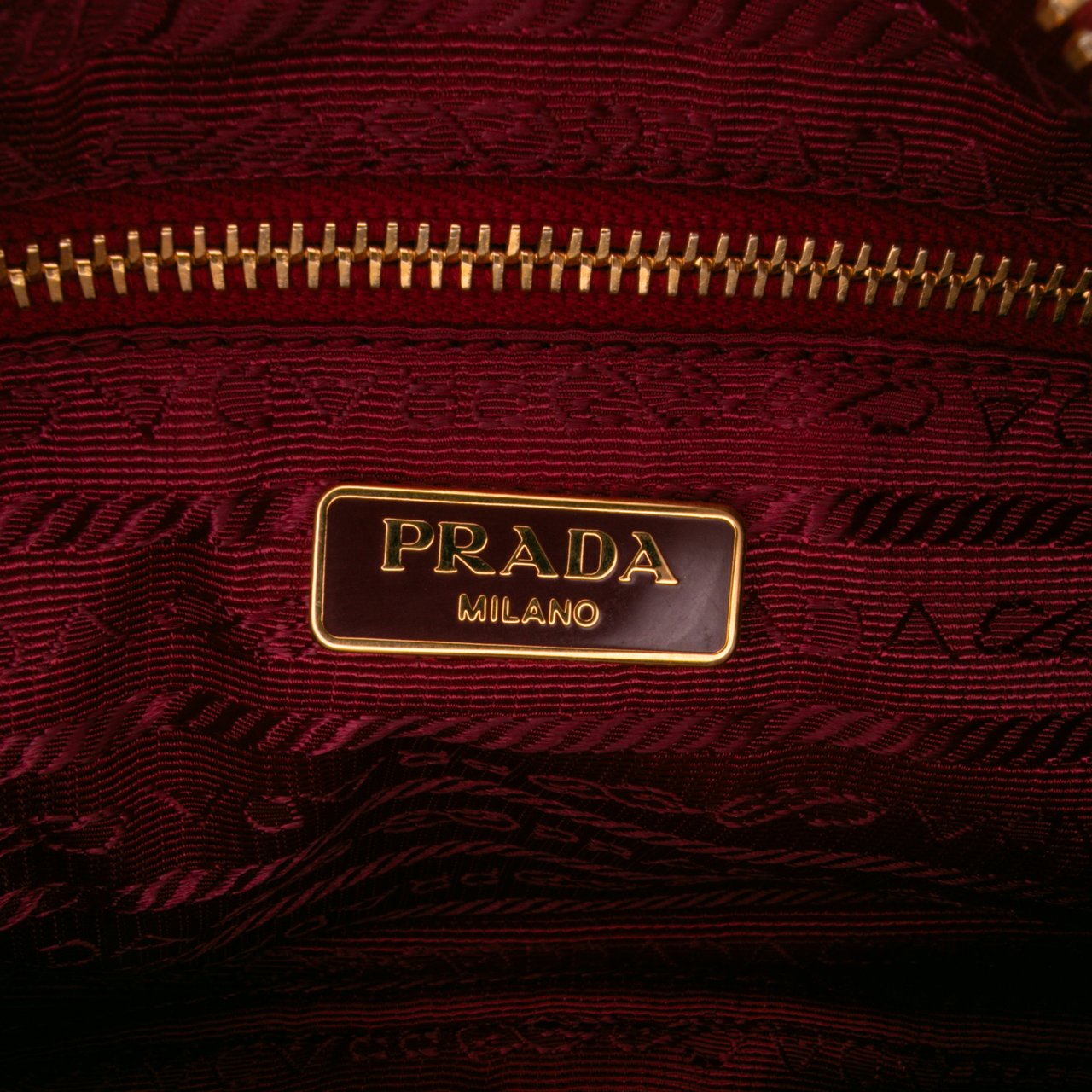 Prada Vitello Daino Shoulder Bag Roze