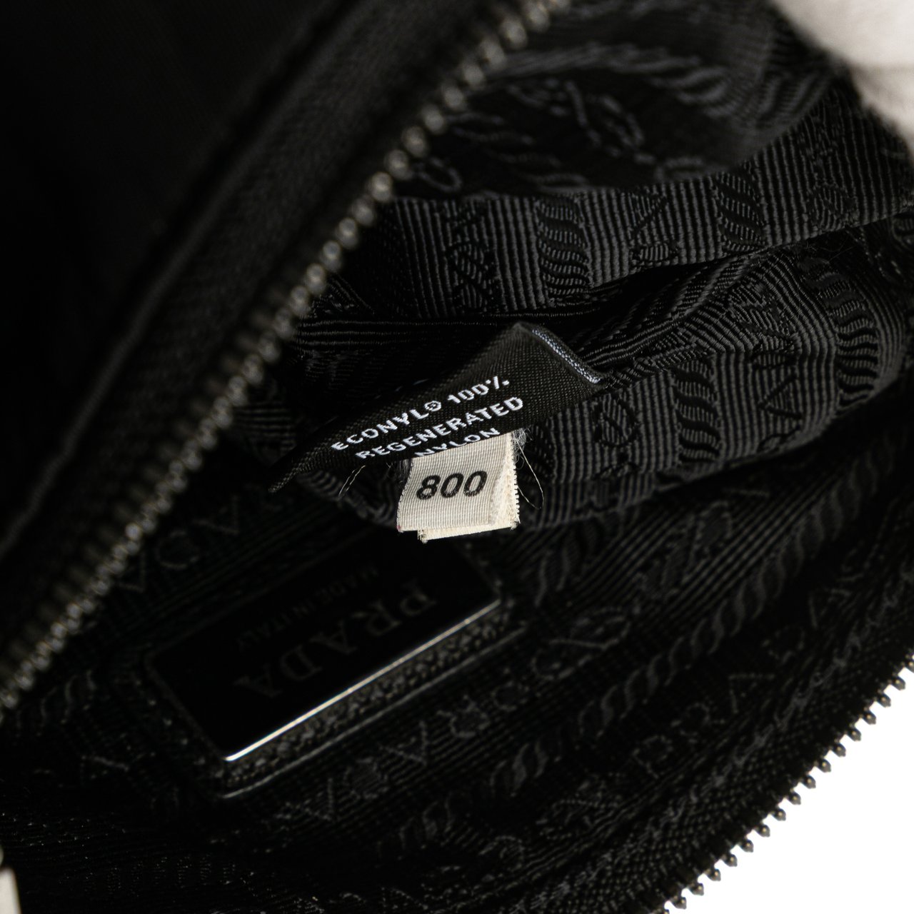 Prada Saffiano Trimmed Re Nylon Zip Top Crossbody Zwart
