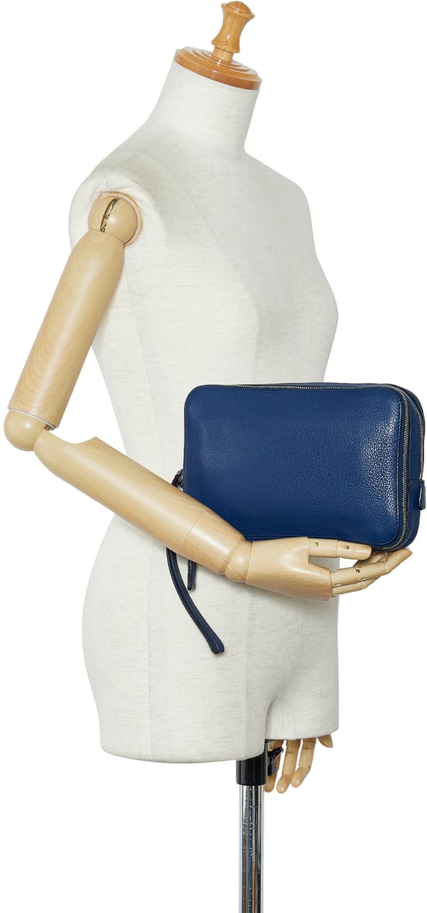 Prada Vitello Daino Clutch Bag Blauw