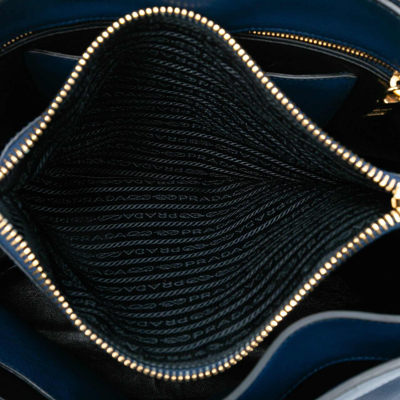 Prada Saffiano Soft Triple Pocket Tote Blauw