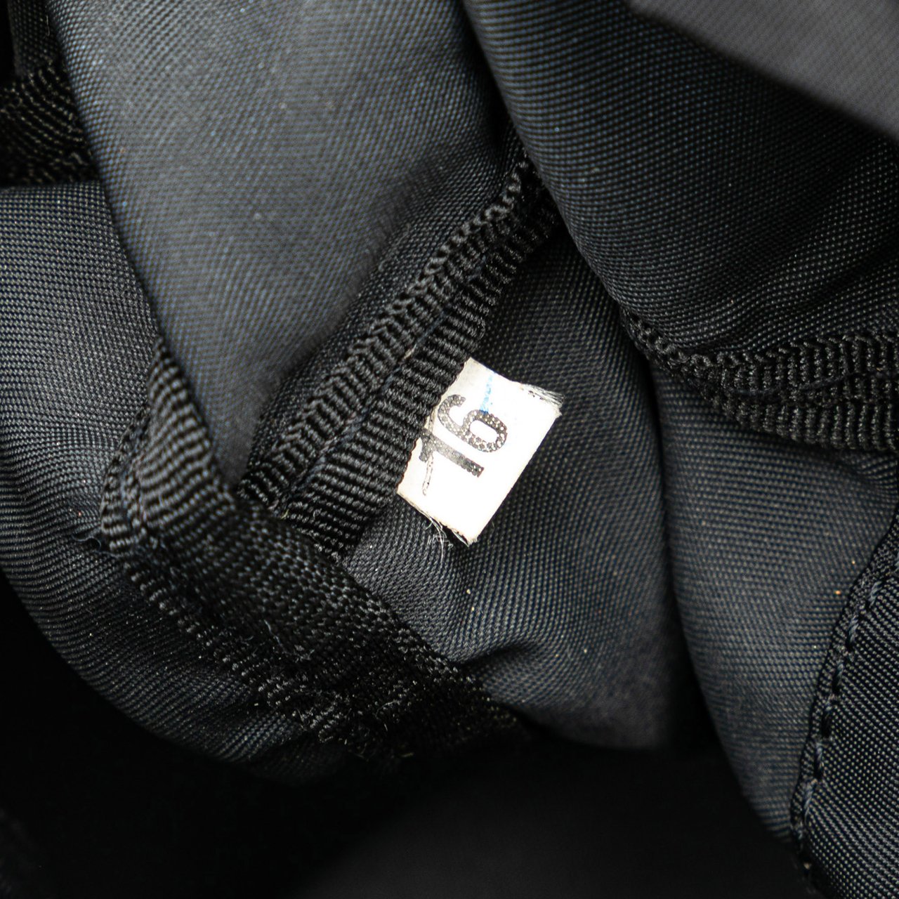 Prada Tessuto Drawstring Pouch Zwart