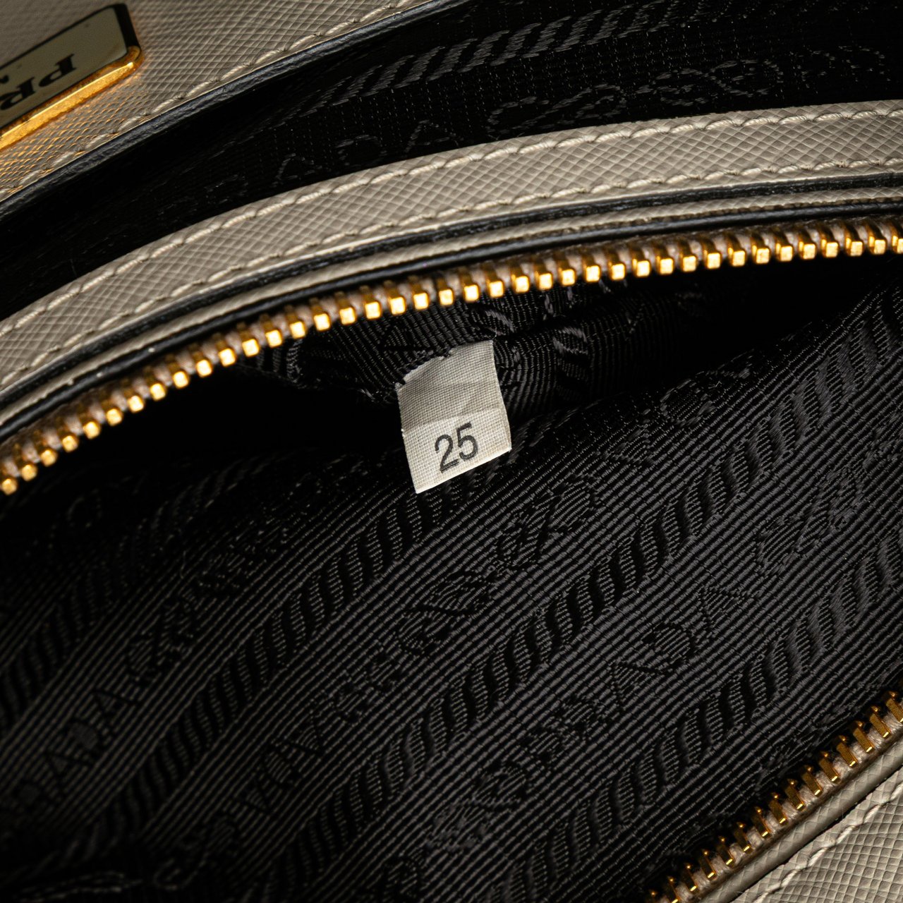 Prada Medium Bicolor Saffiano Lux Galleria Double Zip Satchel Wit