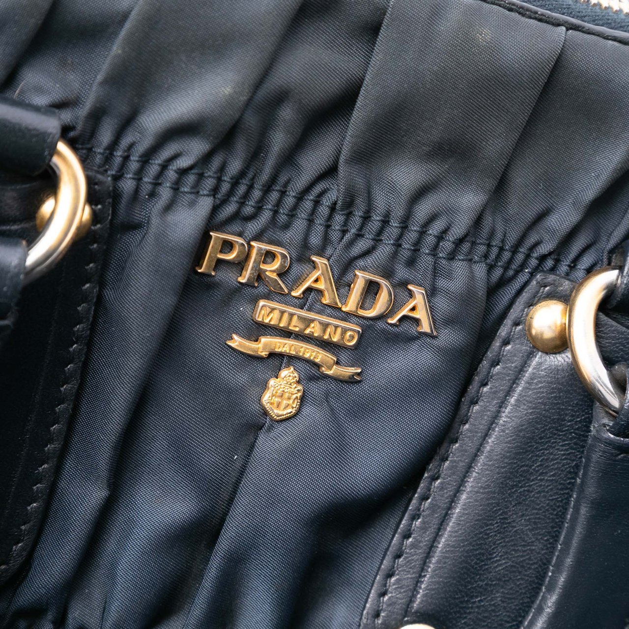 Prada Tessuto Gaufre Satchel Zwart
