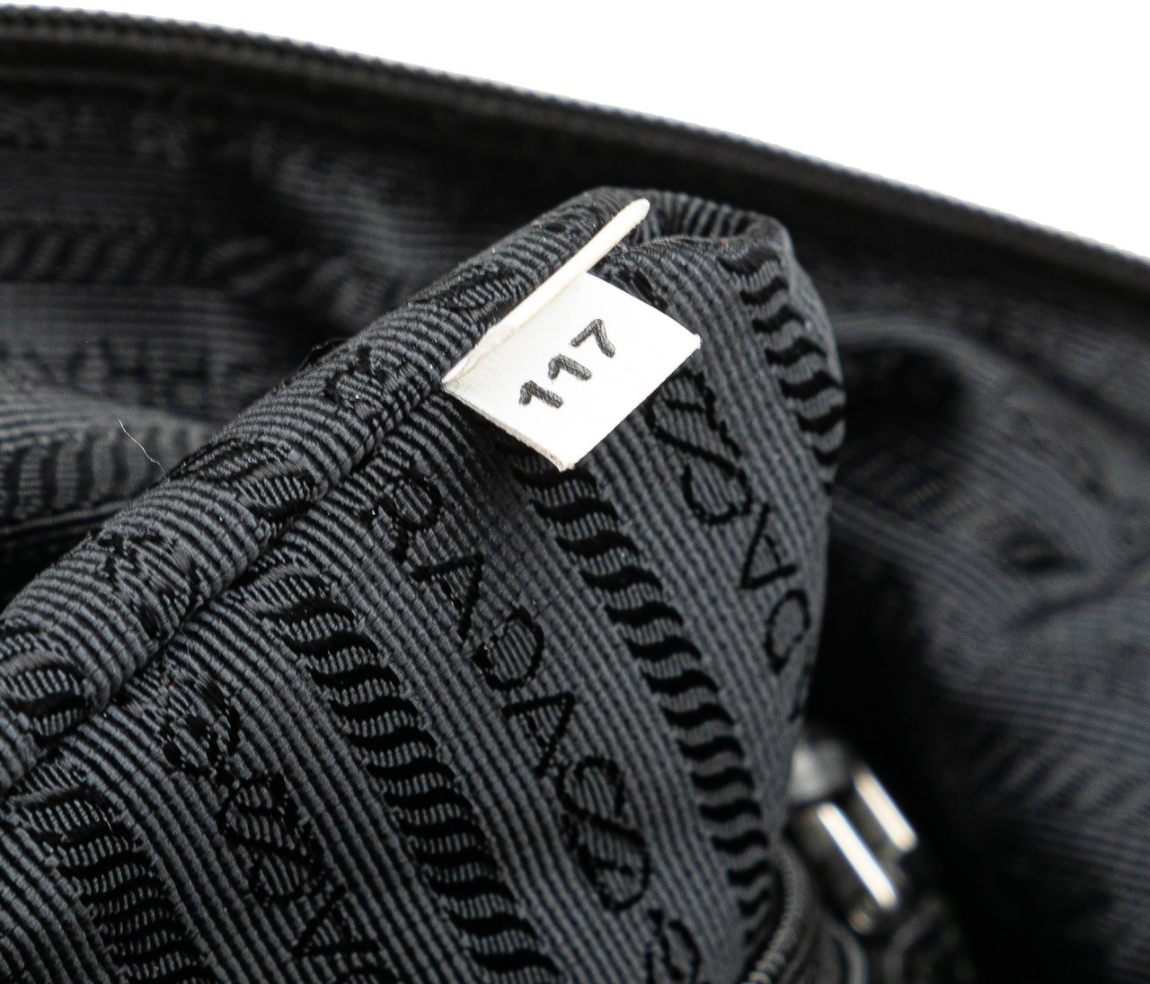 Prada Tessuto Stampato Floral Satchel Zwart