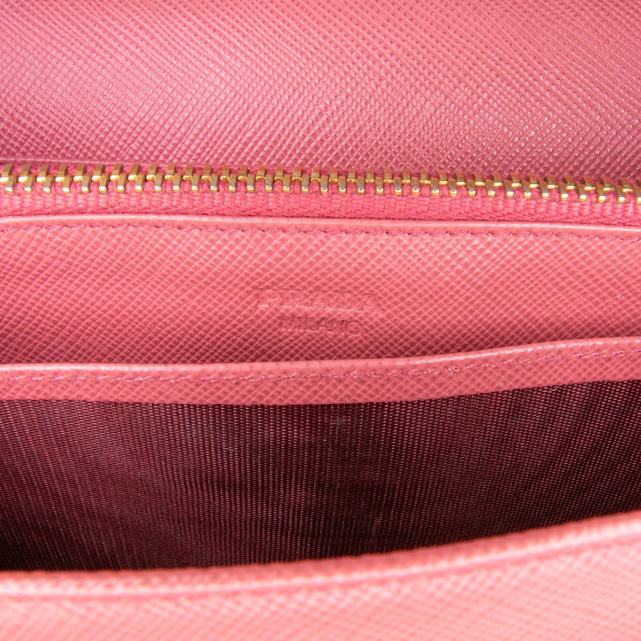 Prada Saffiano Wallet on Strap Roze