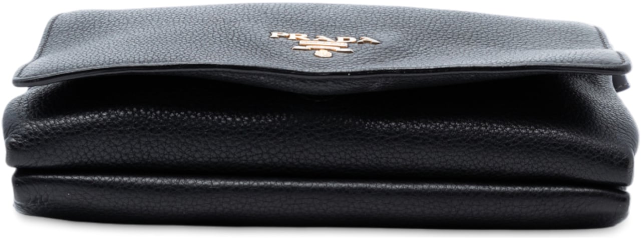 Prada Vitello Daino Flap Crossbody Zwart