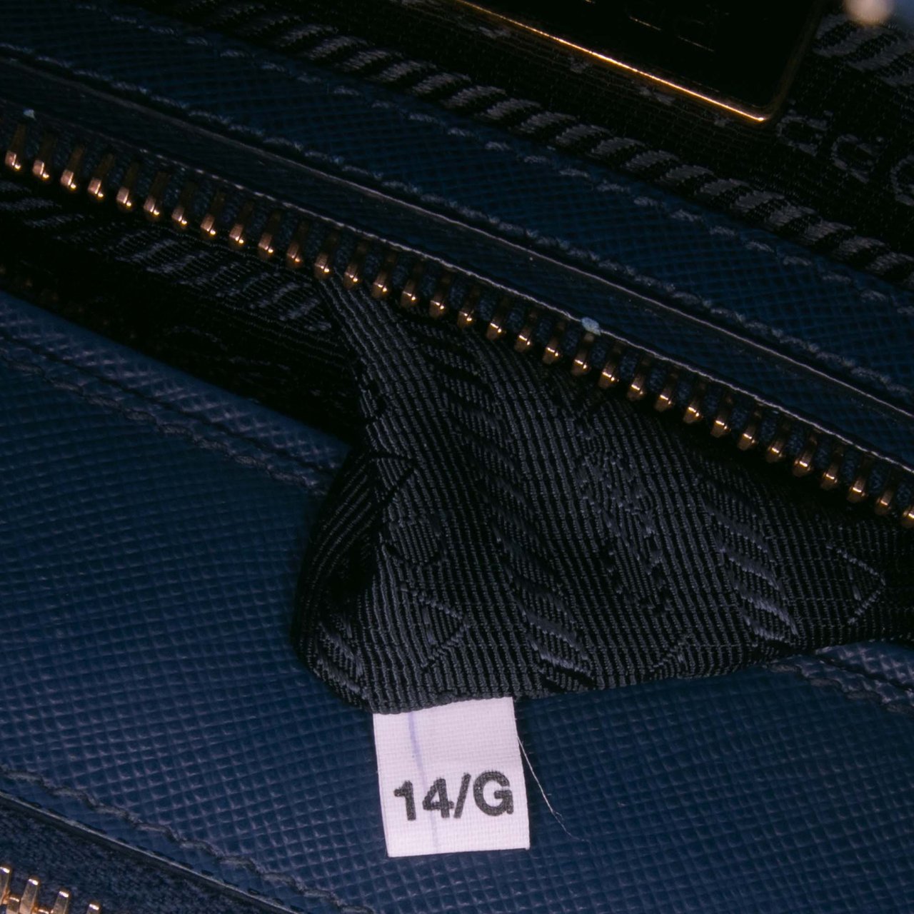 Prada Small Saffiano Lux Galleria Double Zip Satchel Blauw