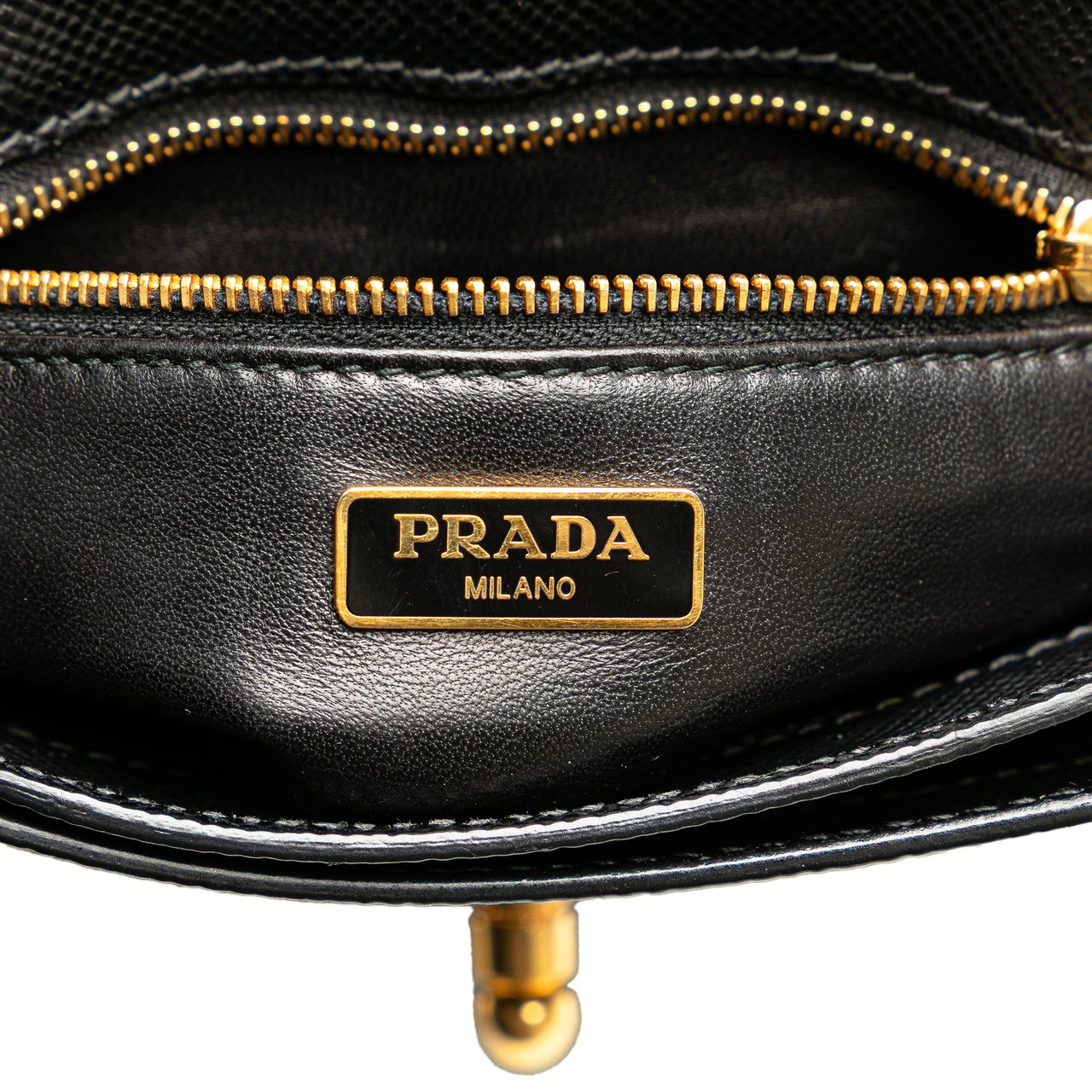 Prada Bicolor Saffiano Cuir Flap Crossbody Zwart