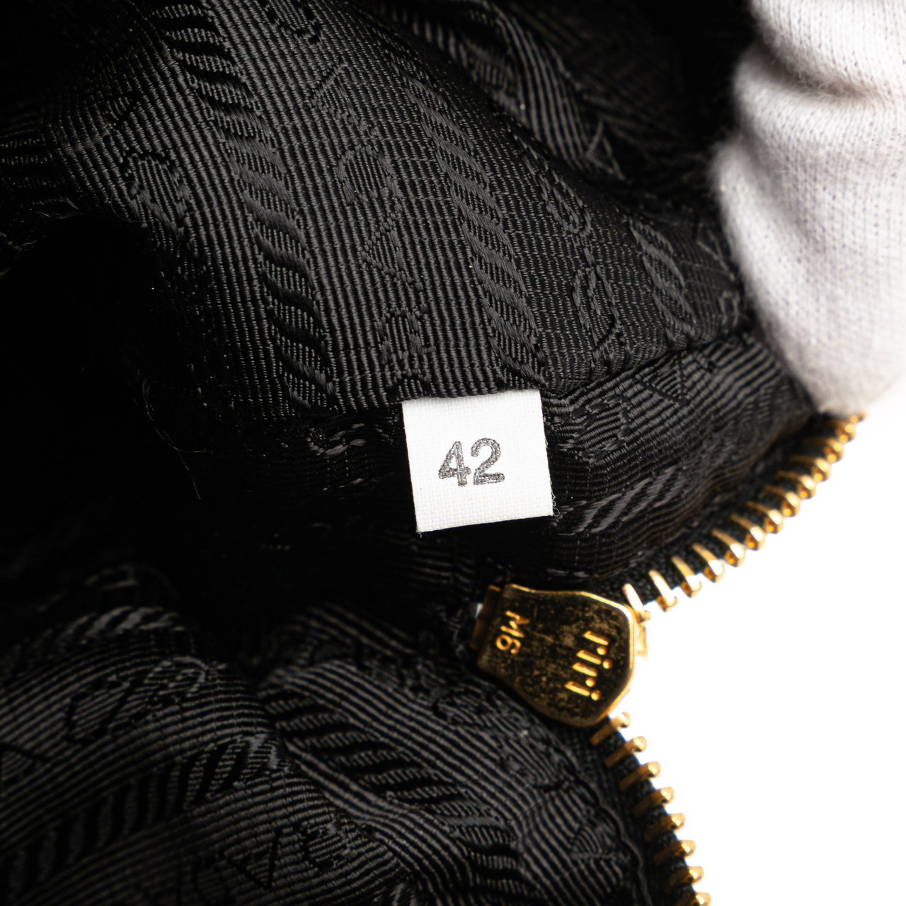 Prada Tessuto Pouch Zwart