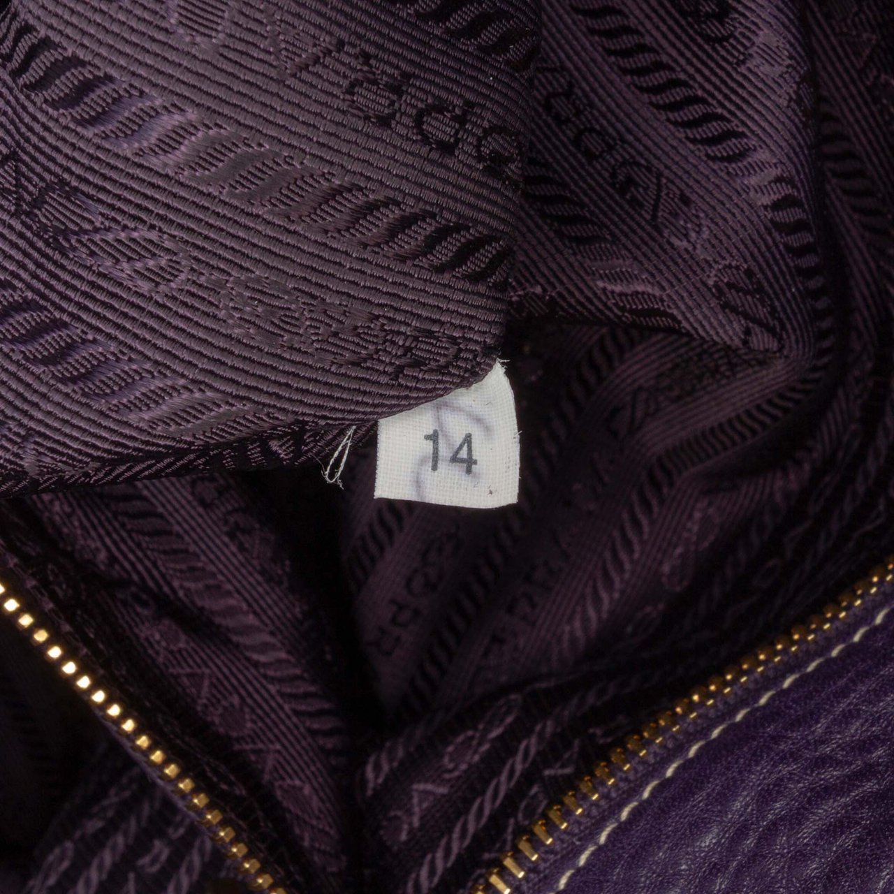 Prada Vitello Daino Open Convertible Tote Paars