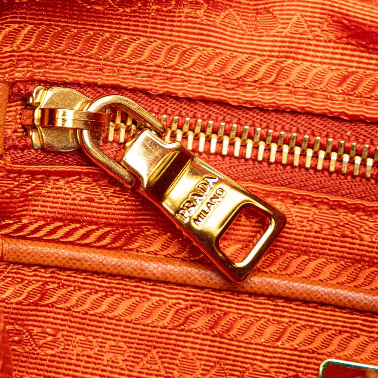 Prada Saffiano Trimmed Tessuto Zip Top Crossbody Oranje