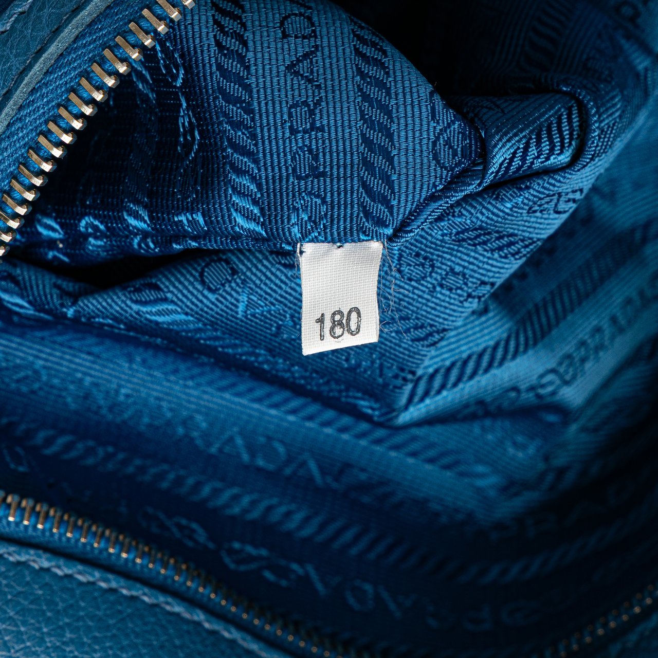 Prada Vitello Daino Open Convertible Tote Blauw