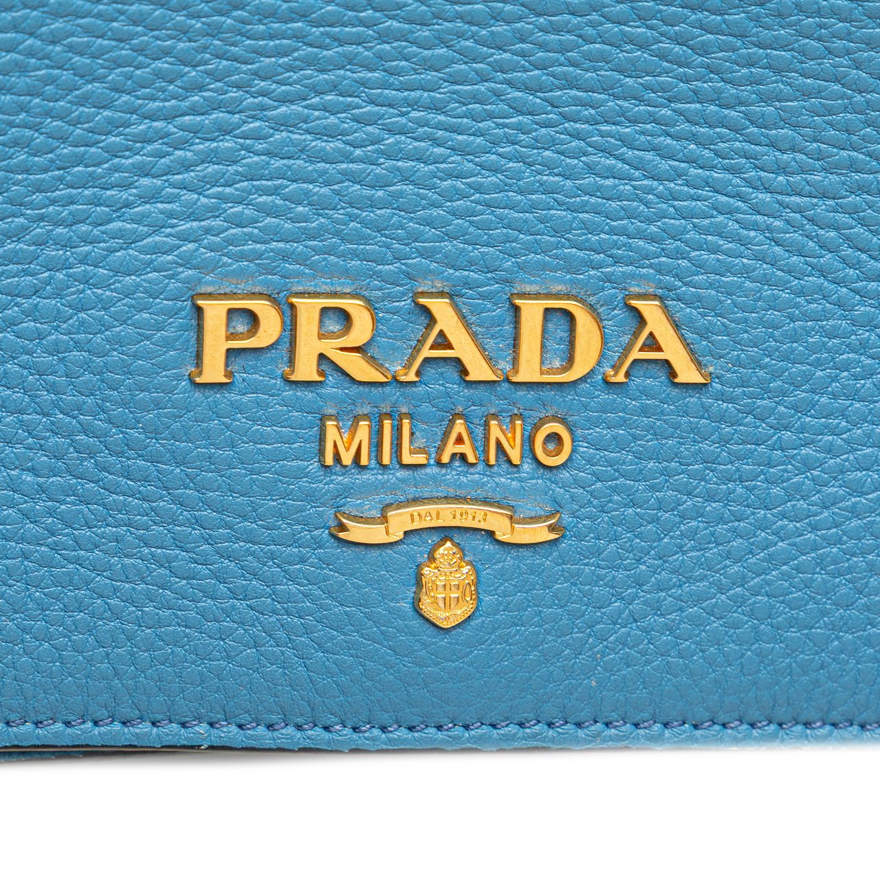 Prada Vitello Daino Flap Crossbody Blauw
