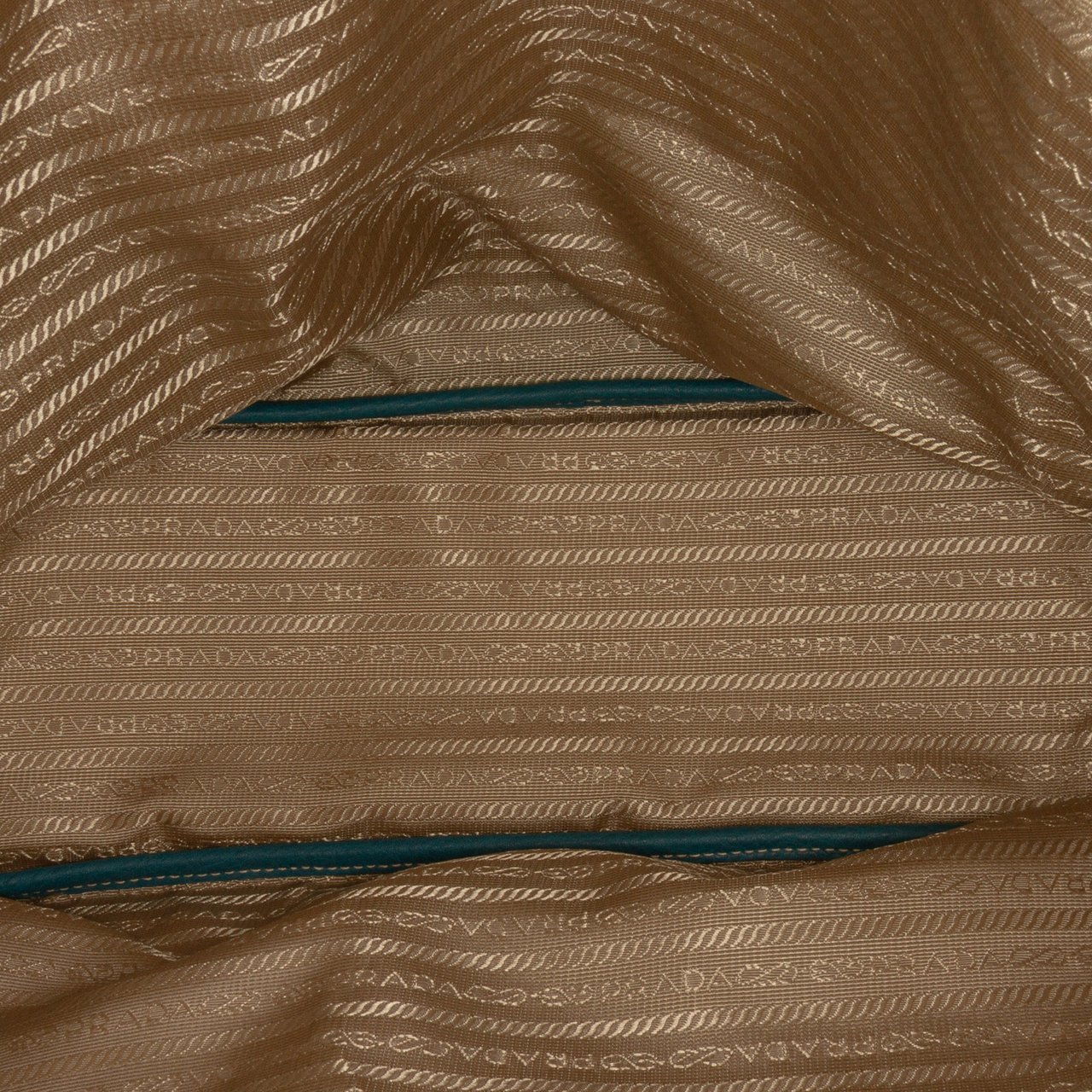 Prada Vitello Daino Side Zip Tote Blauw