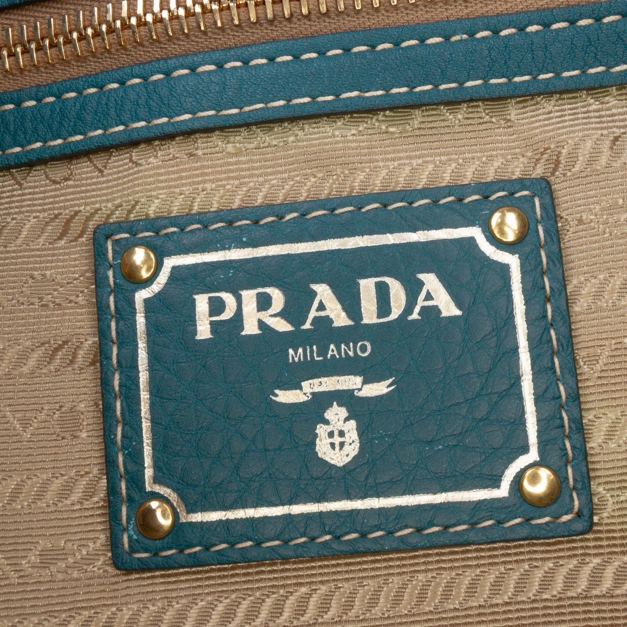 Prada Vitello Daino Side Zip Tote Blauw