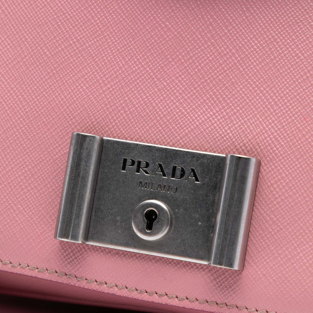 Prada Saffiano Lux Lock Chain Flap Roze
