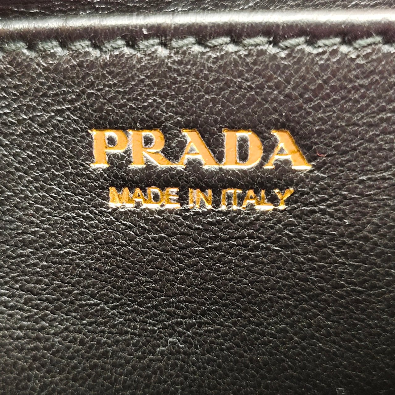 Prada Glace Calf Studded Etiquette Crossbody Roze