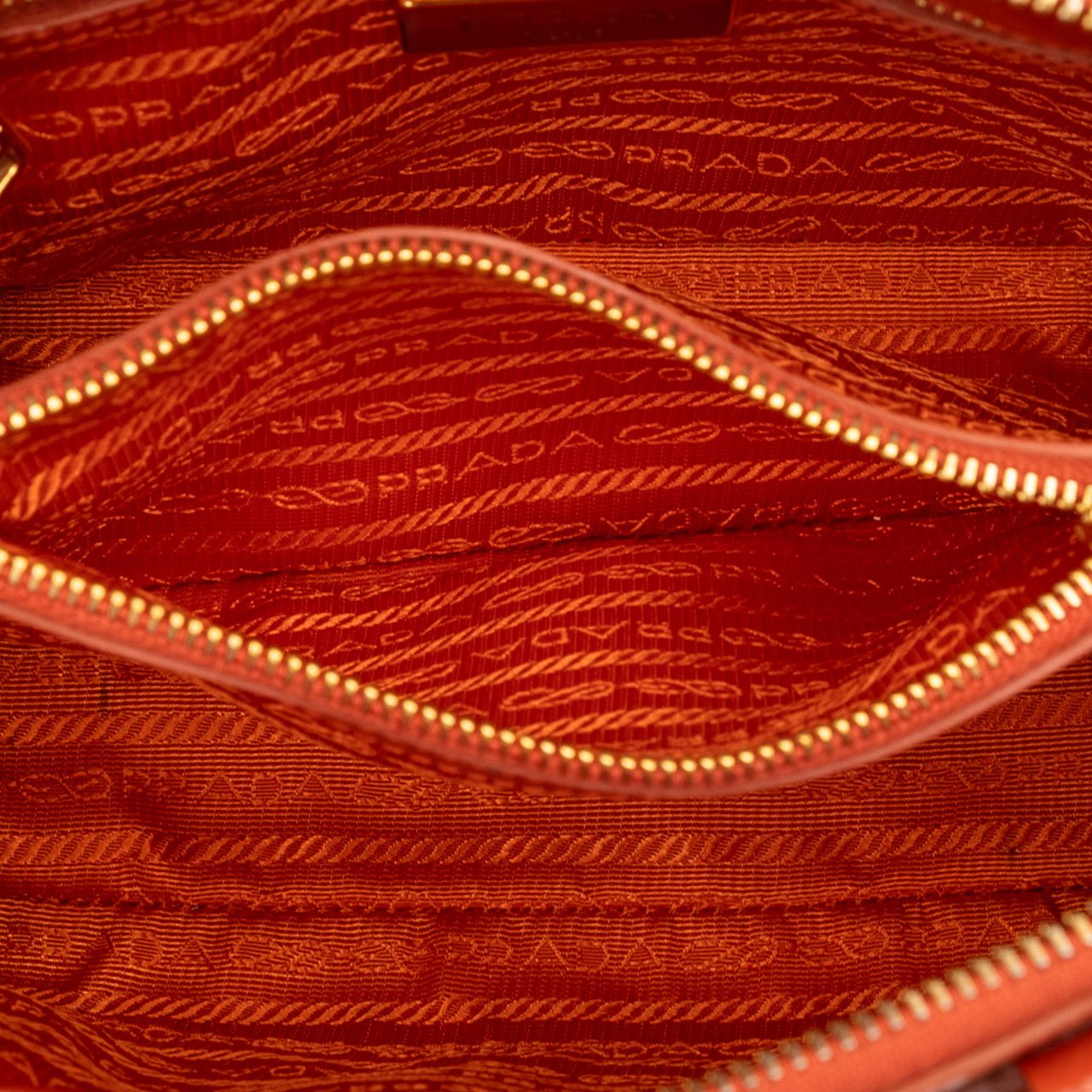 Prada Small Saffiano Vernice Promenade Satchel Oranje