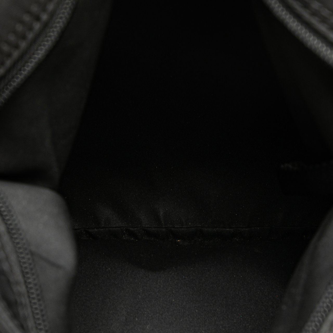 Prada Tessuto Zip Top Crossbody Zwart