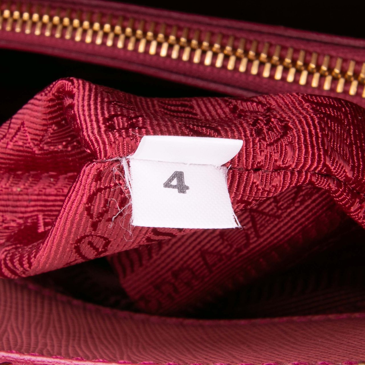 Prada Medium Saffiano Lux Promenade Satchel Roze