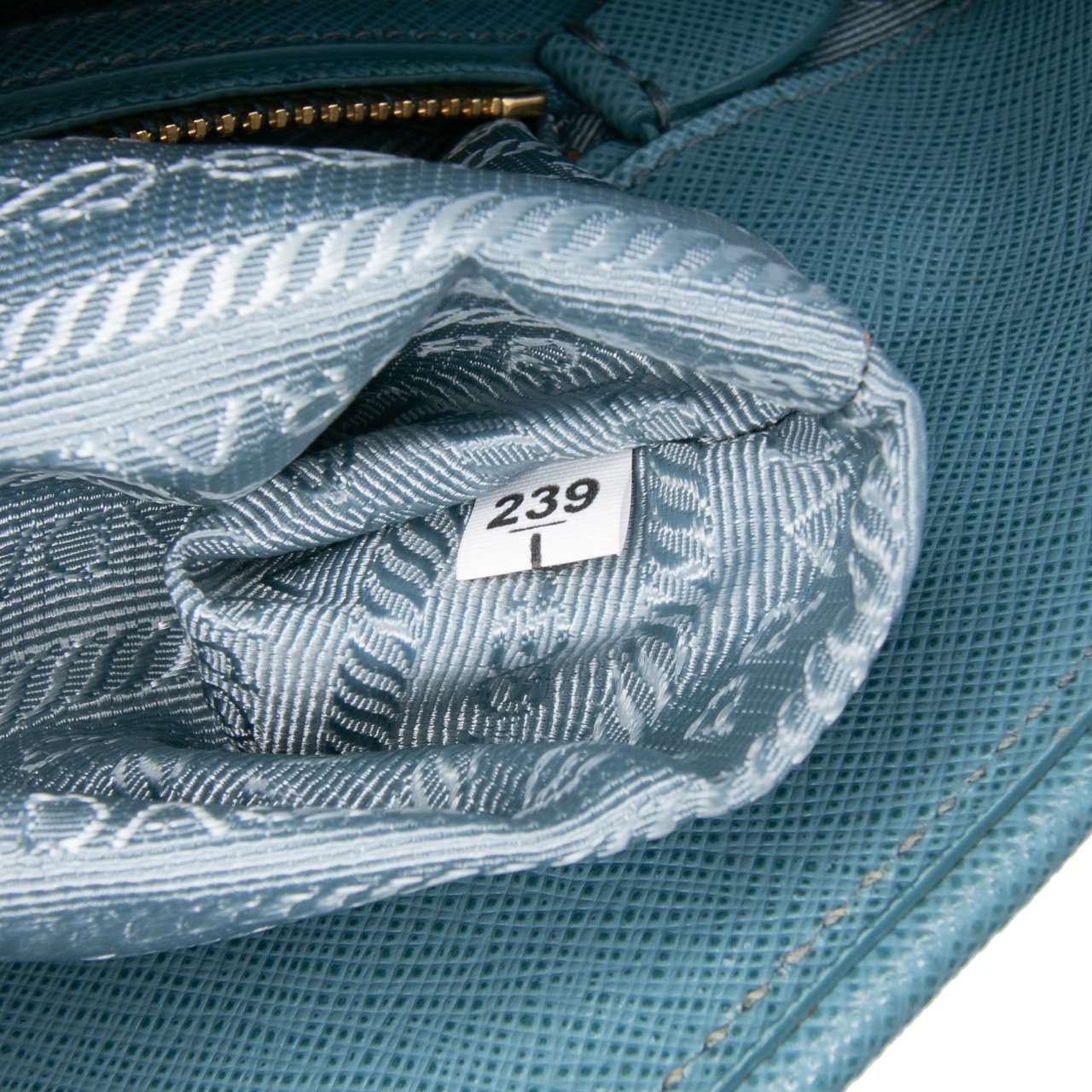 Prada Medium Saffiano Lux Open Promenade Satchel Blauw