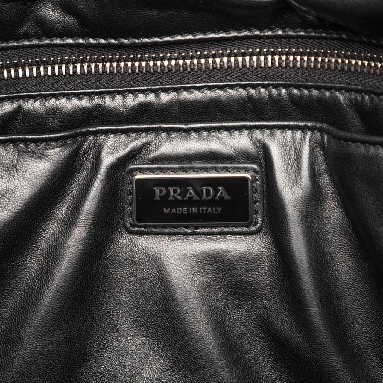 Prada Large Quilted Nappa Padded Tote Zwart
