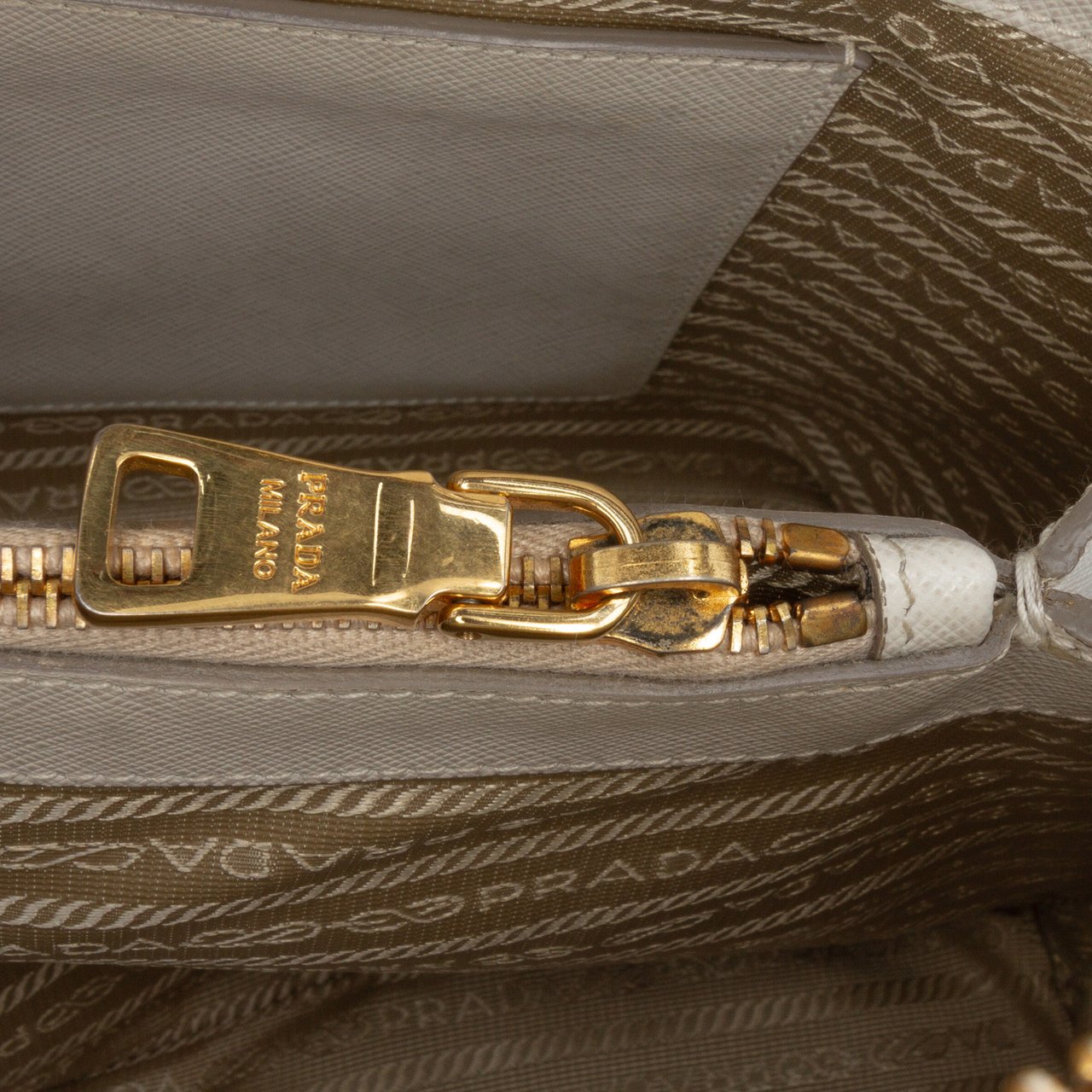 Prada Medium Bicolor Saffiano Lux Promenade Satchel Grijs