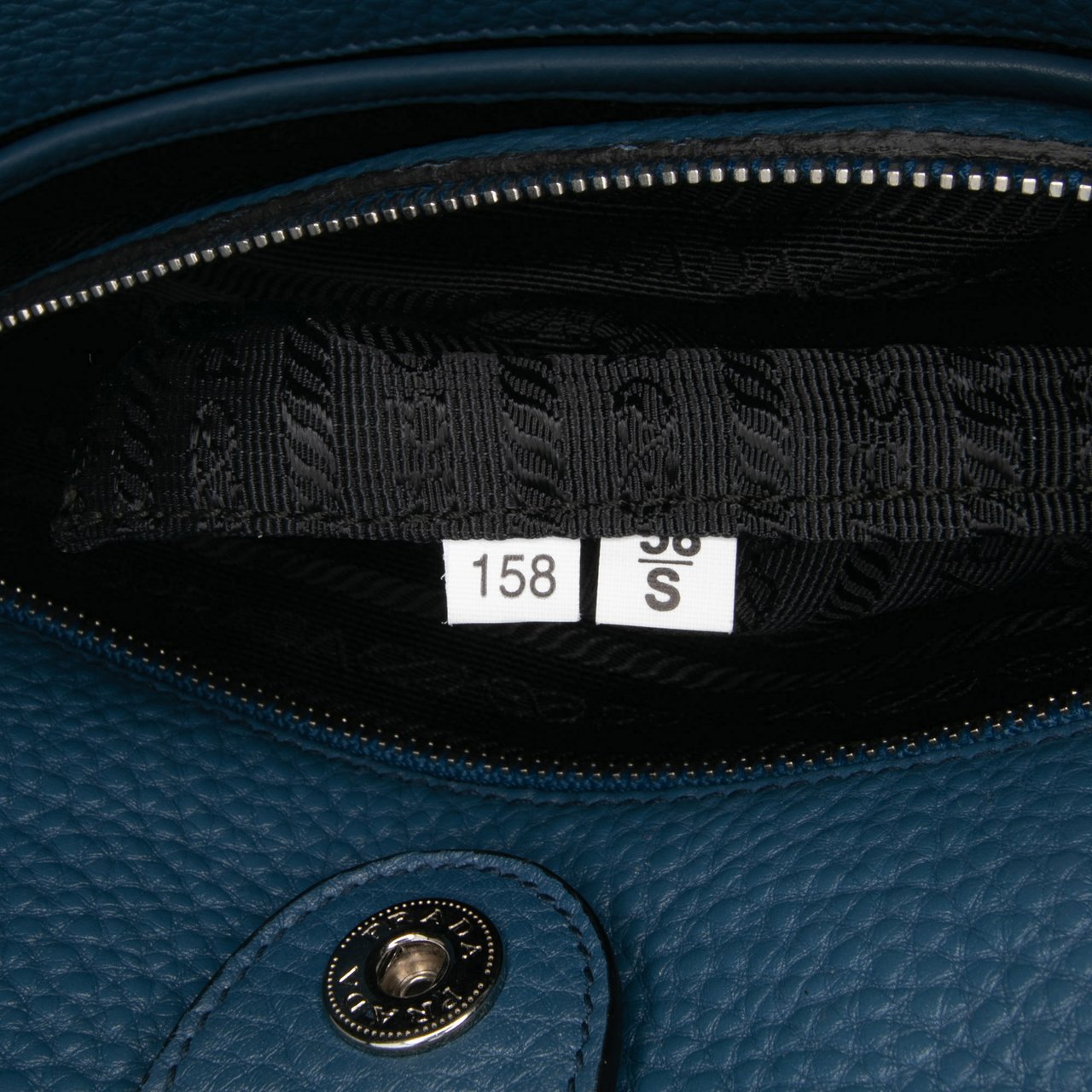 Prada Vitello Daino Open Convertible Tote Blauw