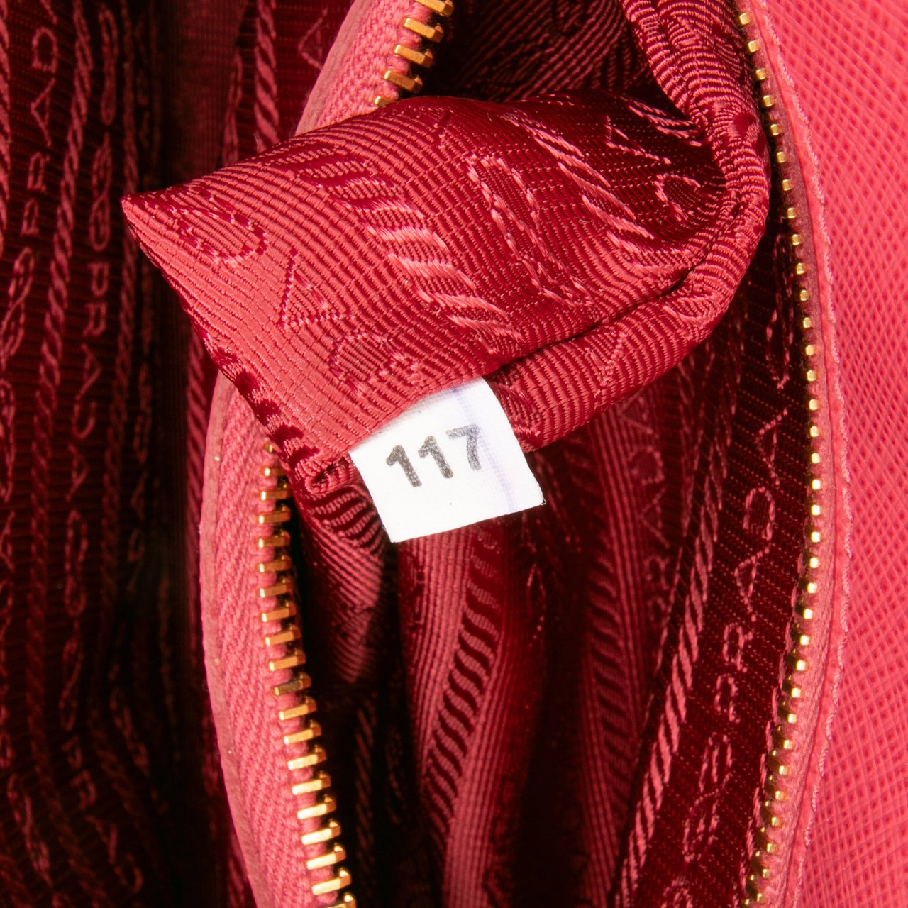 Prada Small Saffiano Lux Galleria Double Zip Satchel Roze