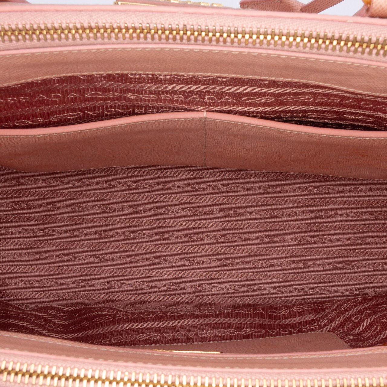 Prada Medium Saffiano Lux Galleria Double Zip Tote Roze