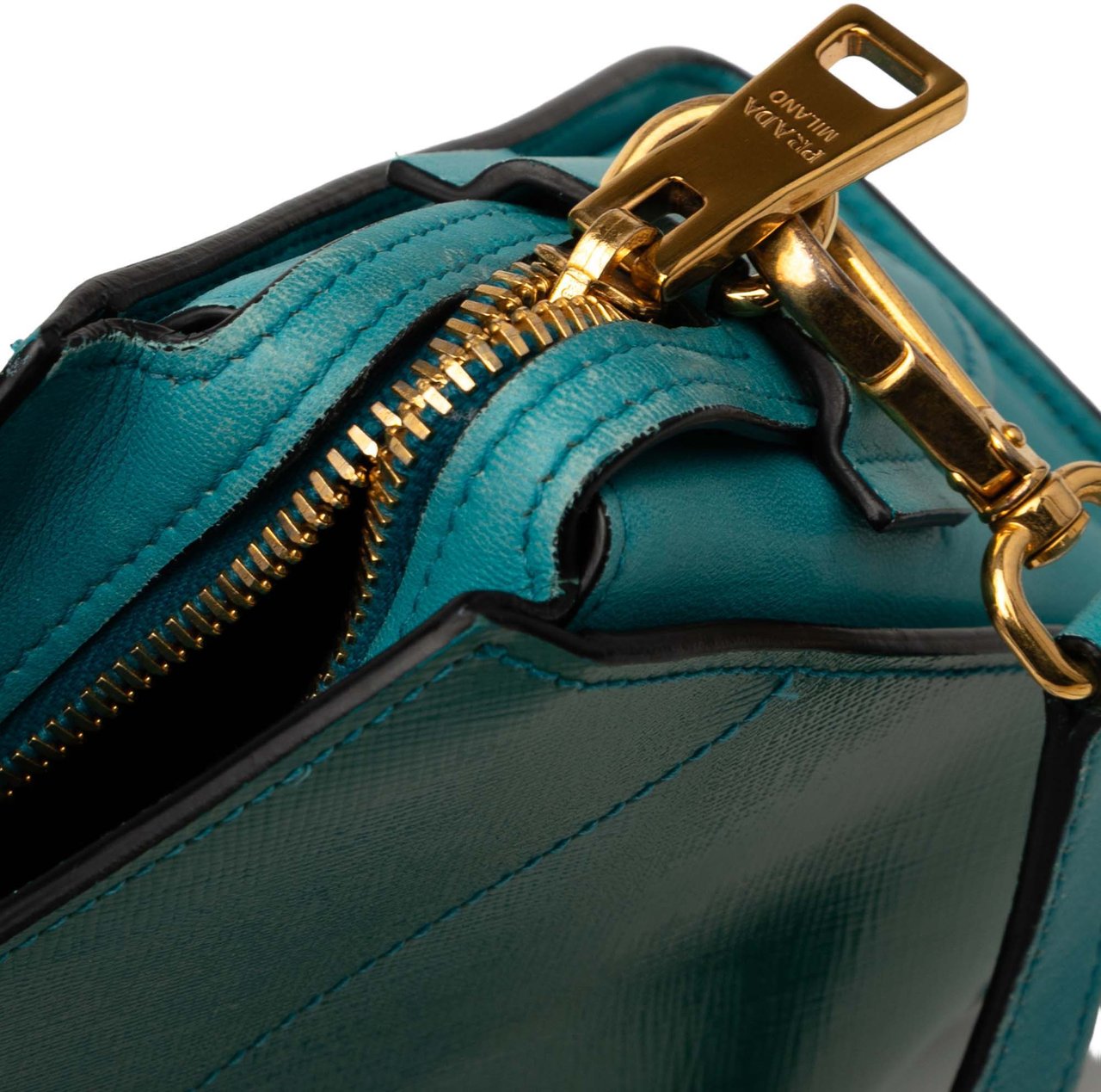 Prada Bicolor Saffiano Vernice Esplanade Crossbody Groen