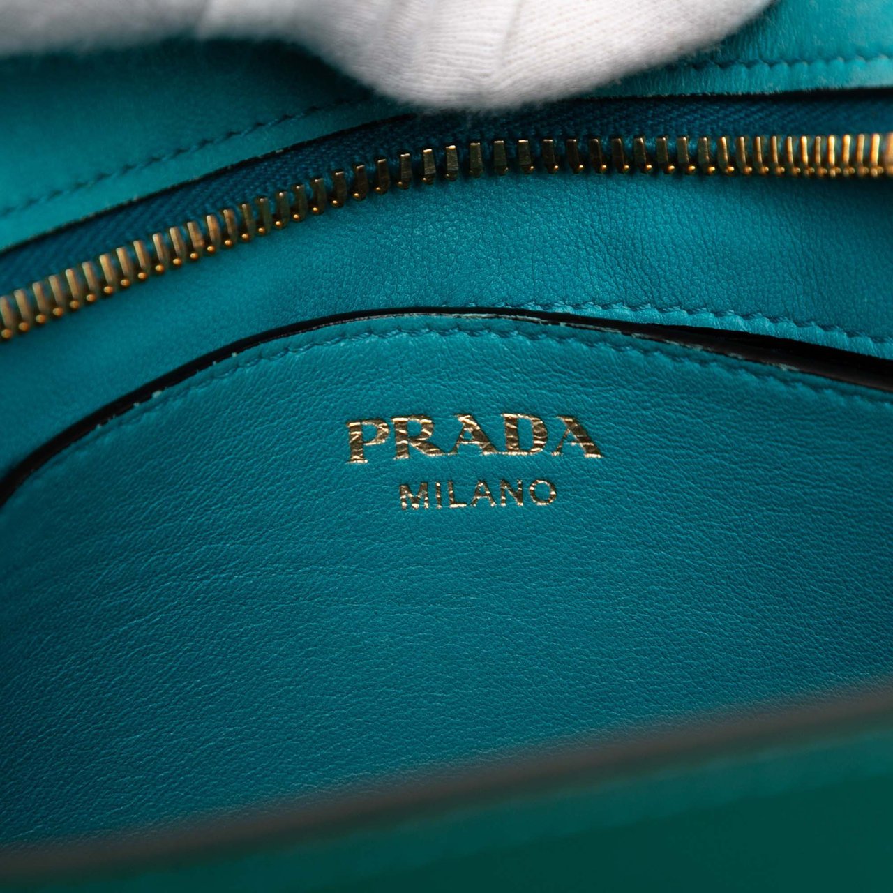 Prada Bicolor Saffiano Vernice Esplanade Crossbody Groen